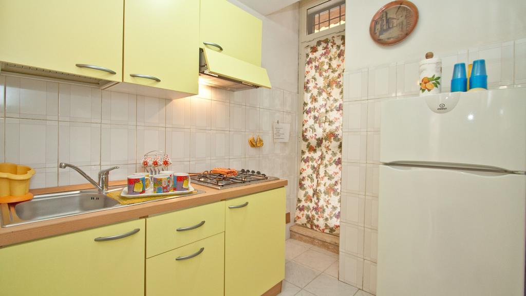 Rental In Rome Celeste Apartment Номер фото
